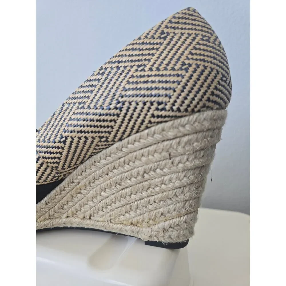 Kelly & Katie Black Espadrille Wedges Size 9.5M Peep Toe Boho Chic Woven Raffia